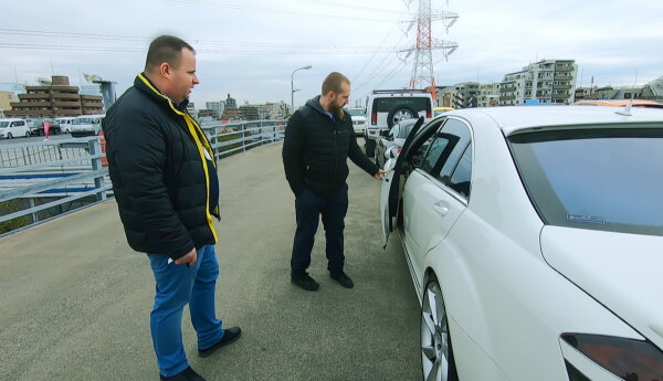 Kalifornijski deszcz sprzyja handlarzom!
