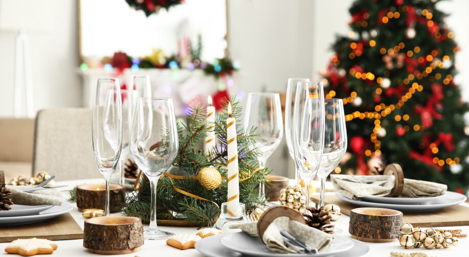 Stół wigilijny – pomysły na dekoracje stołu świątecznego